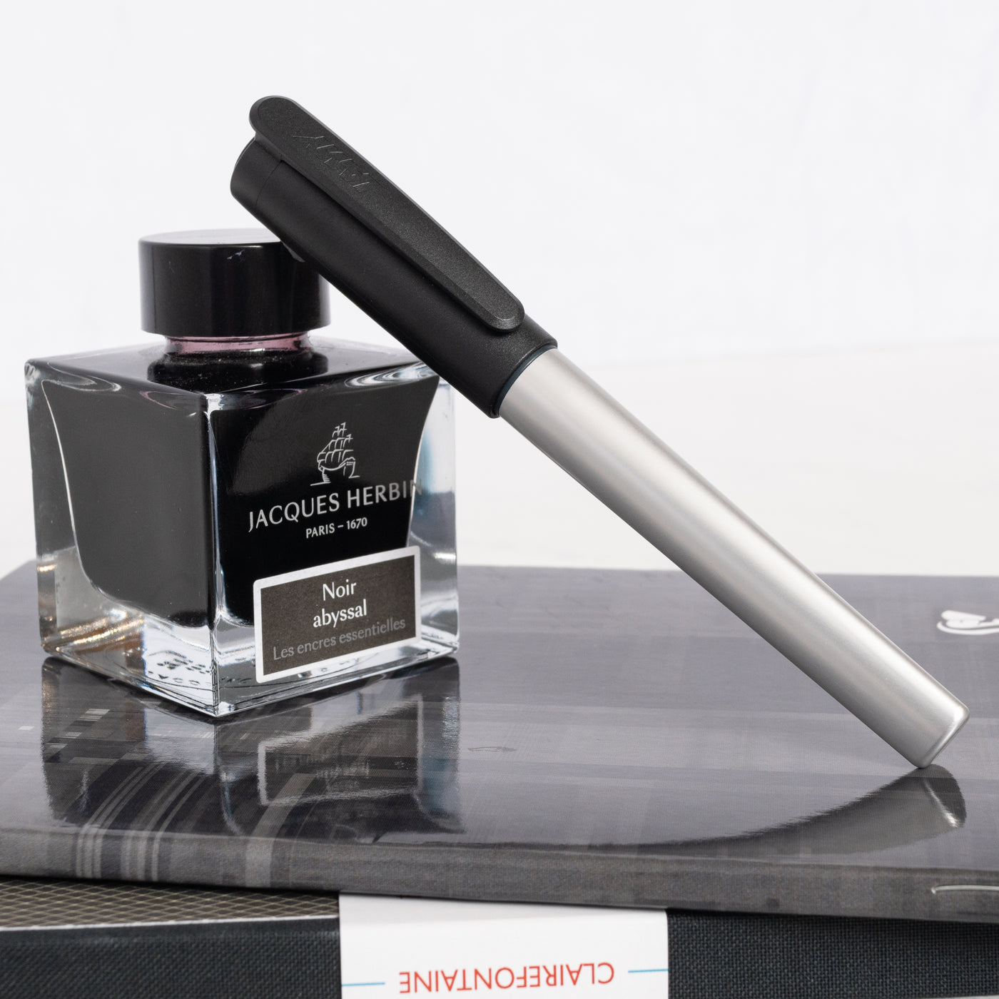 LAMY Nexx Black Fountain Pen capped