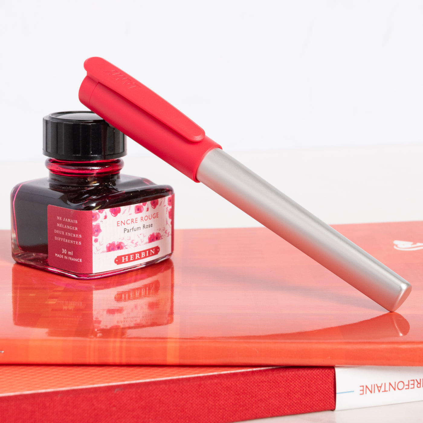 LAMY Nexx Crimson Fountain Pen capped