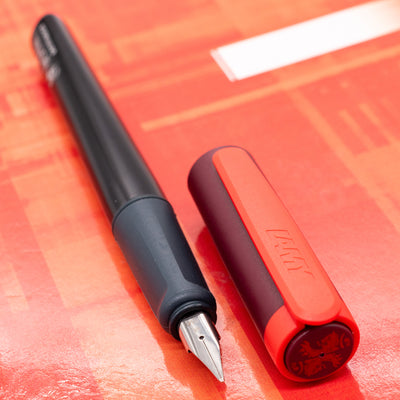 LAMY Nexx Harry Potter Fountain Pen - Gryffindor Black Barrel