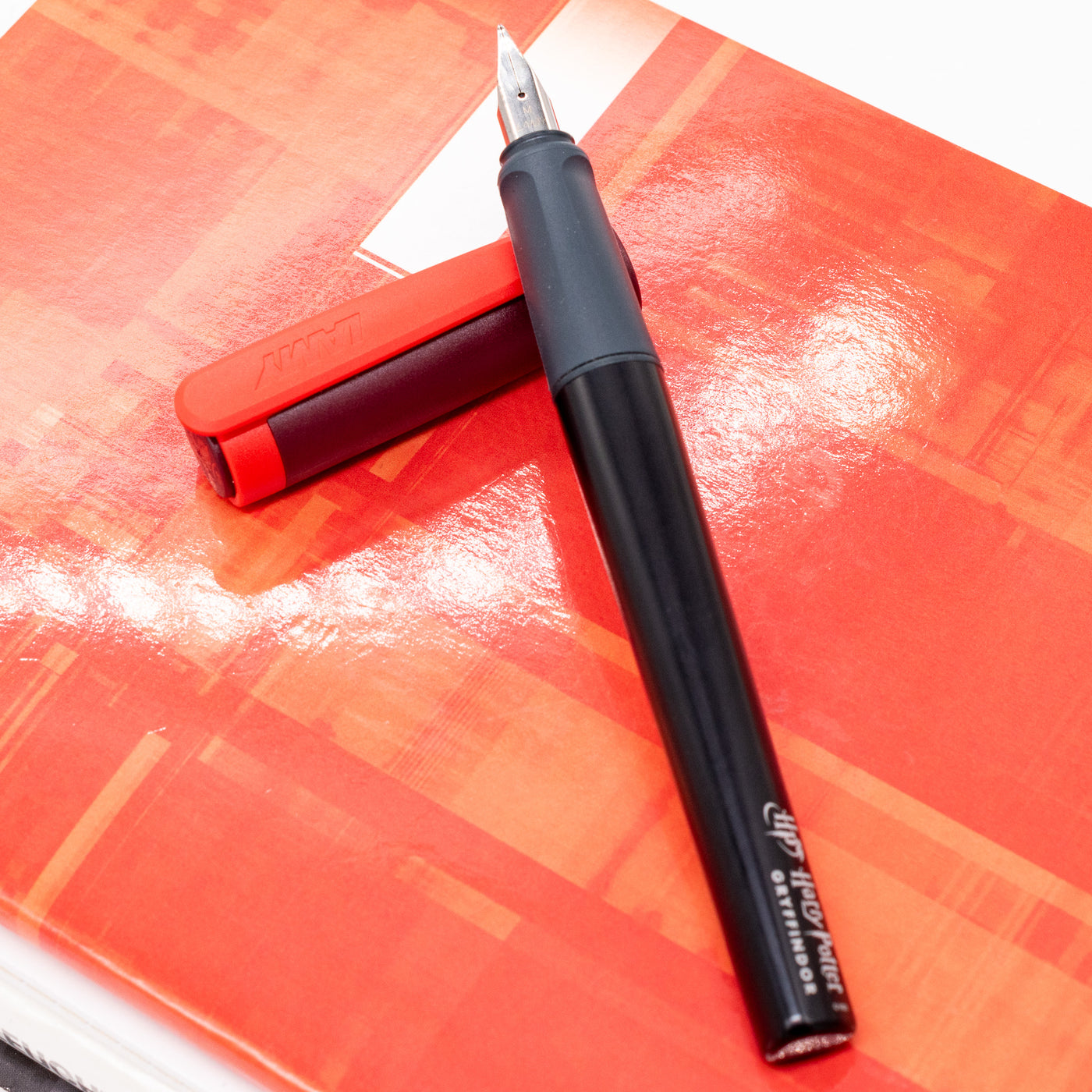 LAMY Nexx Harry Potter Fountain Pen - Gryffindor Red