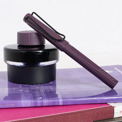 LAMY Safari 2024 Special Edition Violet Blackberry Rollerball Pen capped