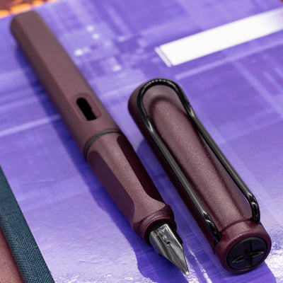 LAMY Safari Fountain Pen - Scarlet black trim