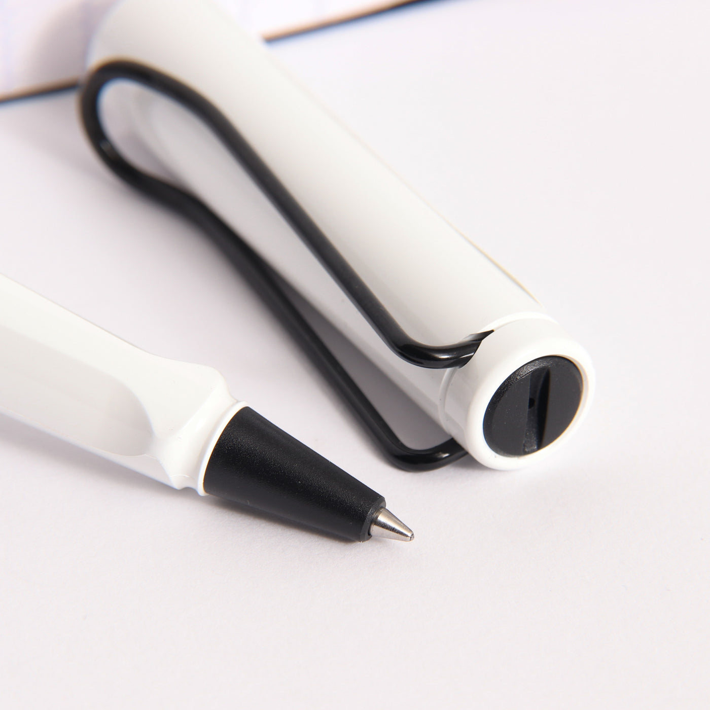 LAMY Safari Limited Edition White With Black Clip Rollerball Pen Tip Details