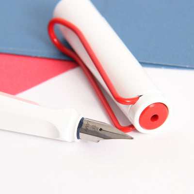     LAMY Safari Limited Edition White With Red Clip Fountain Pen Nib Details