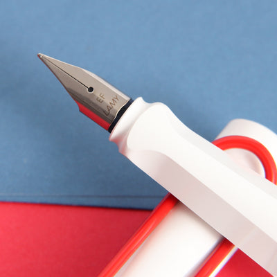     LAMY Safari Limited Edition White With Red Clip Fountain Pen Nib