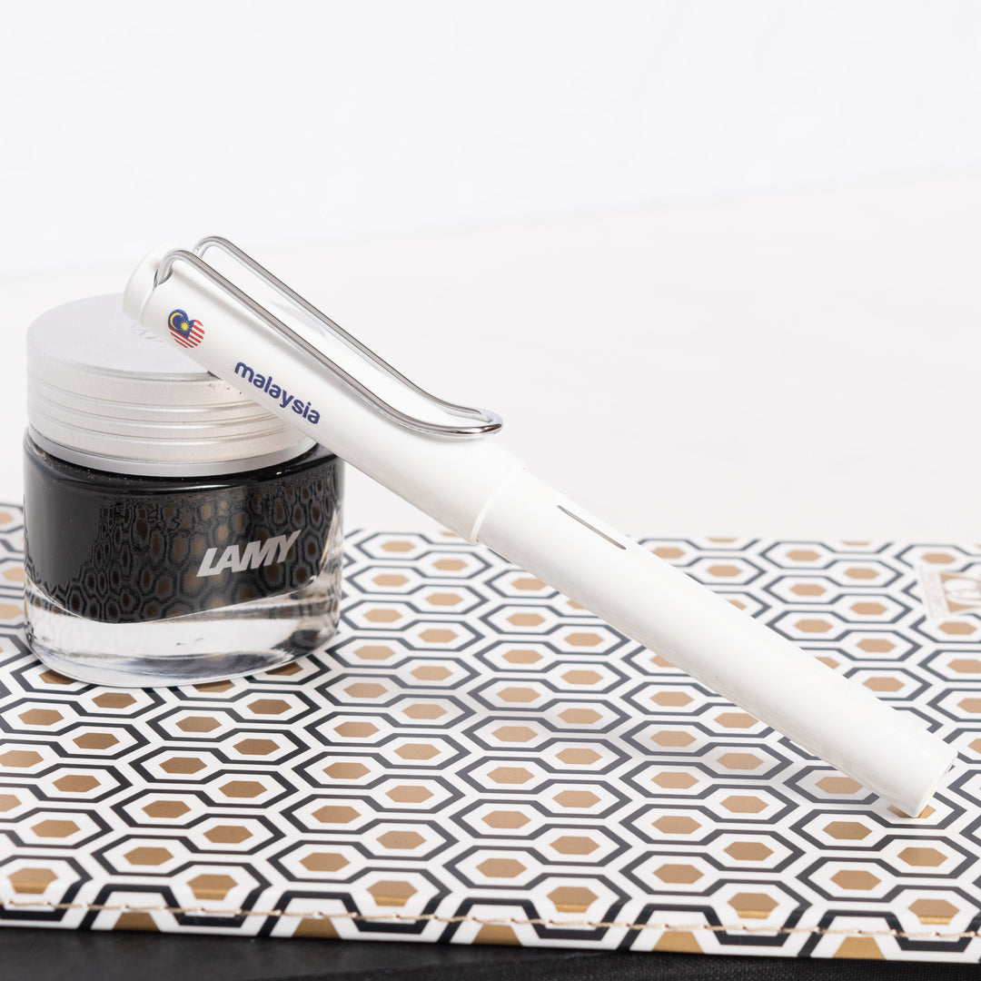 LAMY Safari ツインペン アルペンホワイト LAMY Safari Malaysia Special Edition White Fountain Pen – Truphae