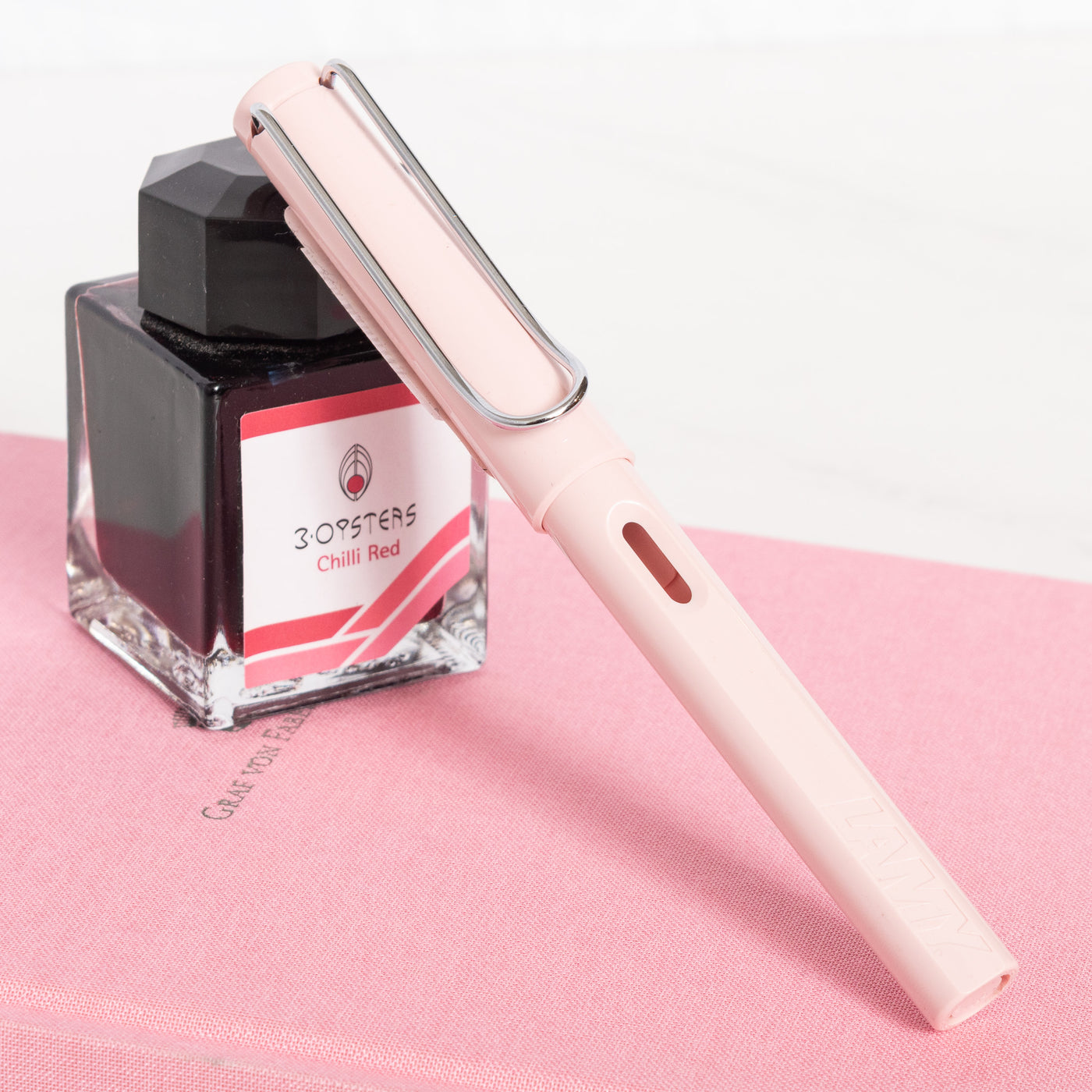 LAMY Safari Pastel Powder Rose Fountain Pen capped