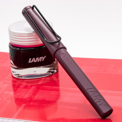 LAMY Safari Rollerball Pen - Scarlet capped
