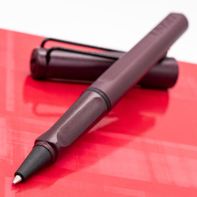 LAMY Safari Rollerball Pen - Scarlet uncapped