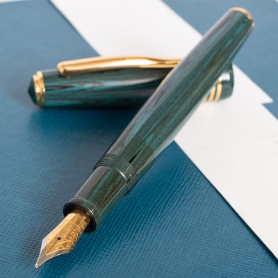 Molteni Curukova Green Ebonite Fountain Pen Uncapped