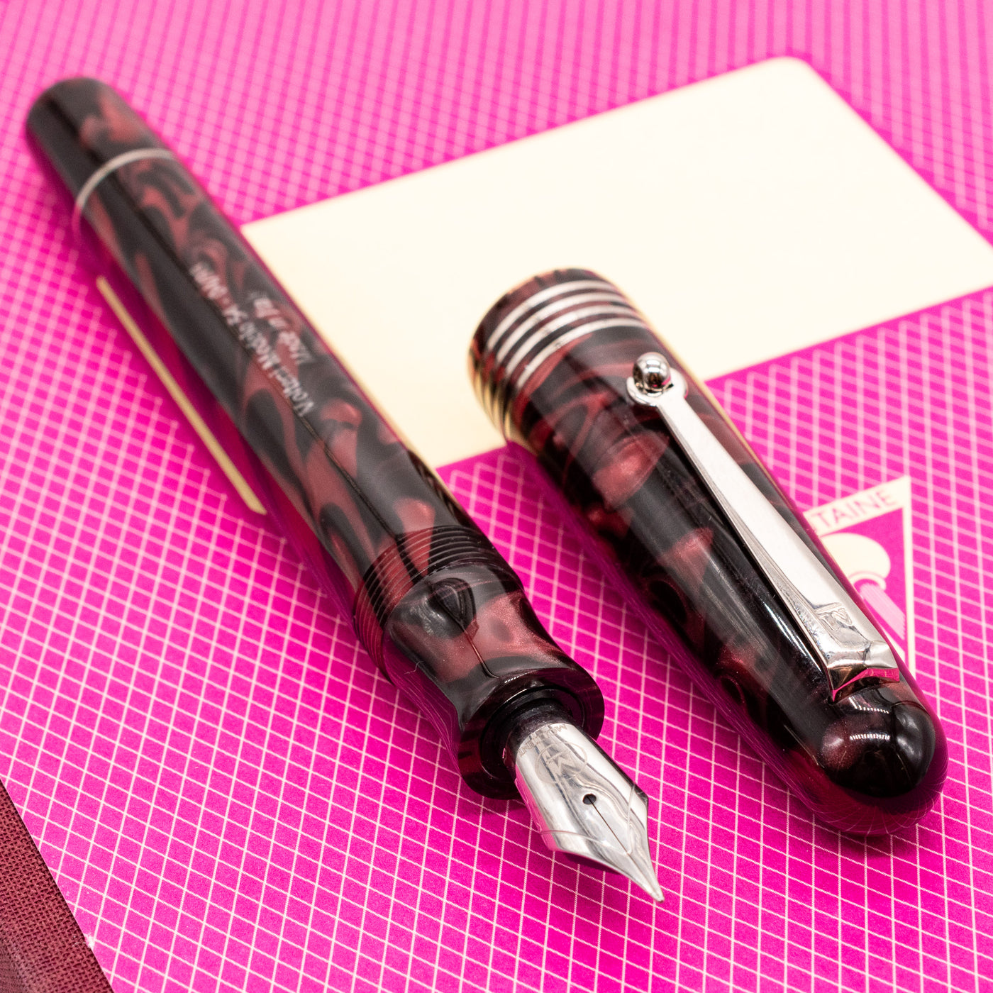 Molteni Modelo 54 Fountain Pen - Burgundy Acetate italian