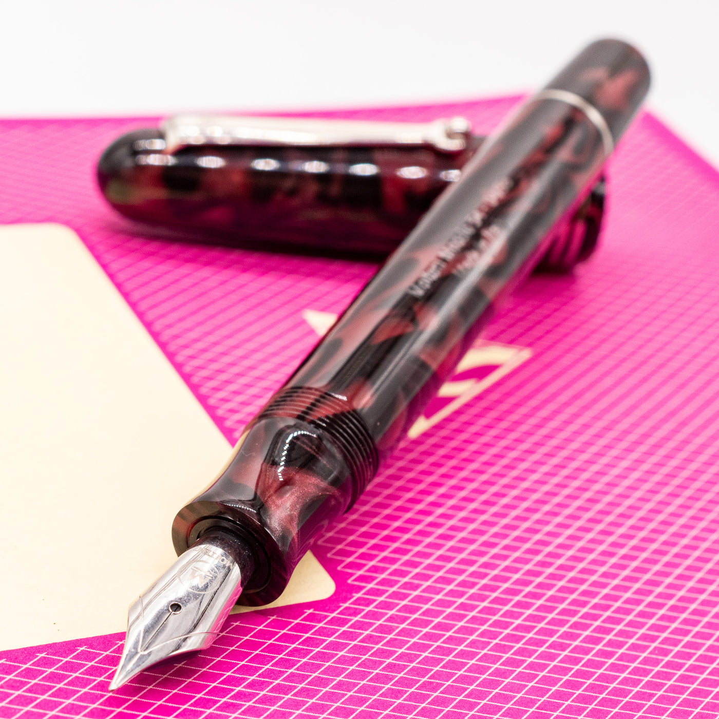 Molteni Modelo 54 Fountain Pen - Burgundy Acetate uncapped