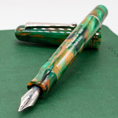 Molteni Modelo 54 Fountain Pen - Jade uncapped