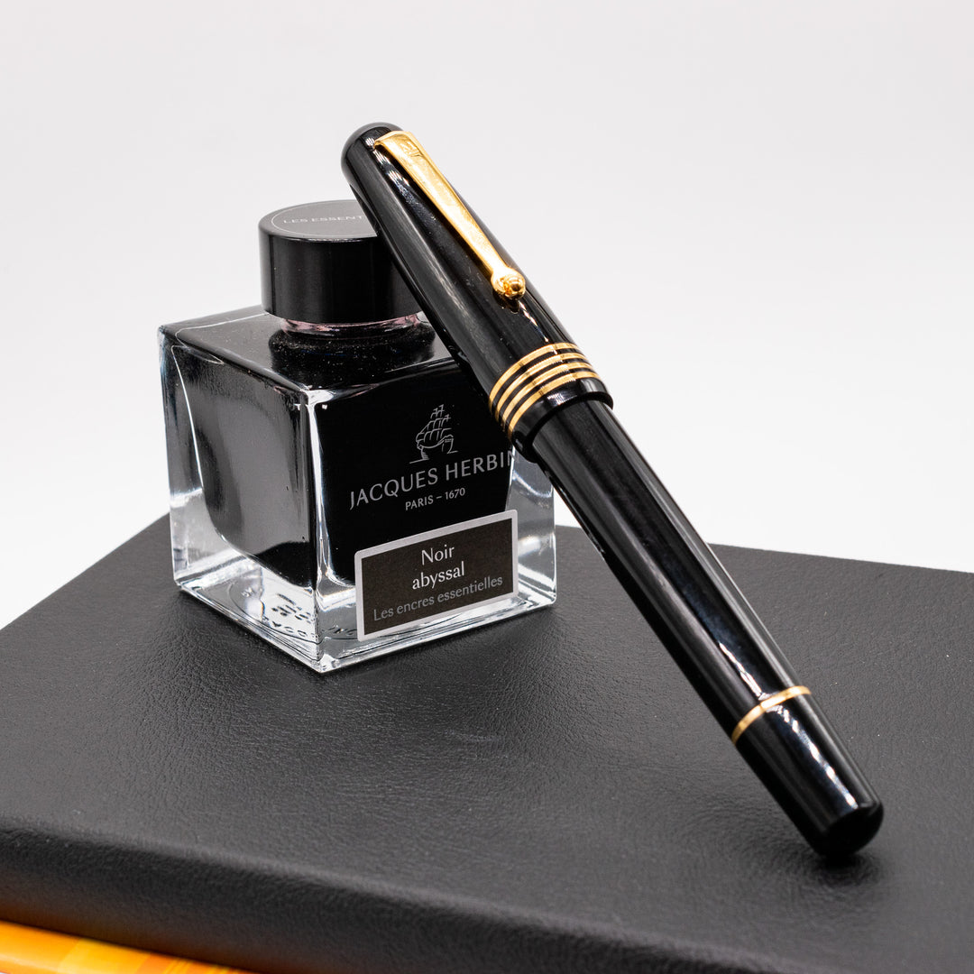 Molteni Modelo 54 Fountain Pen - Jet Black & Gold – Truphae