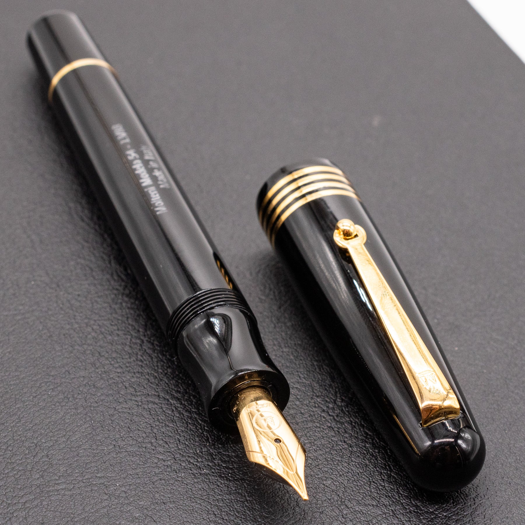 Molteni Modelo 54 Fountain Pen - Jet Black & Gold – Truphae
