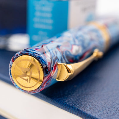 Molteni Modelo 66 Hydrangea Fountain Pen Gold Trim Cap Top