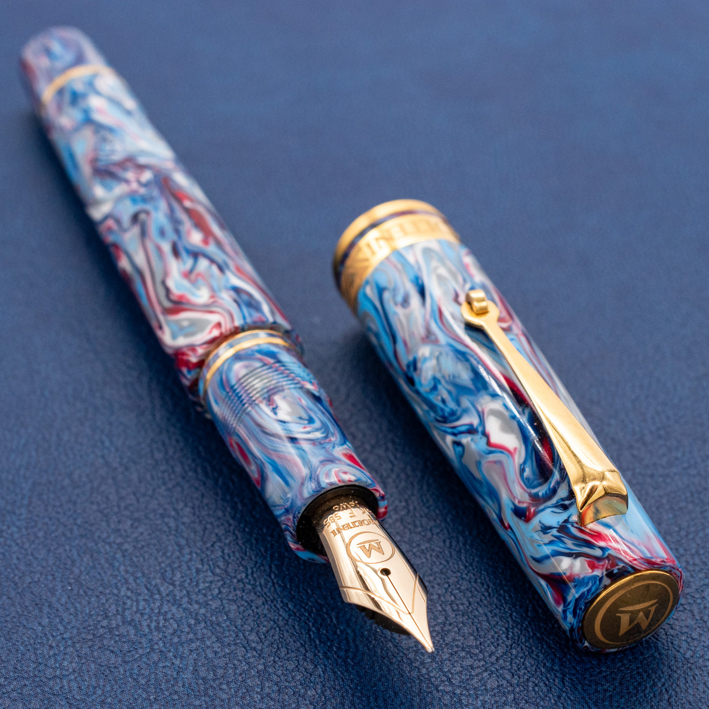 Molteni Modelo 66 Hydrangea Fountain Pen Gold Trim Italian