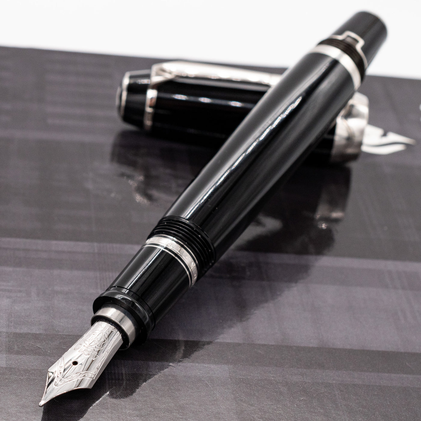 Montblanc Boheme Jumbo Large Fountain Pen uncapped