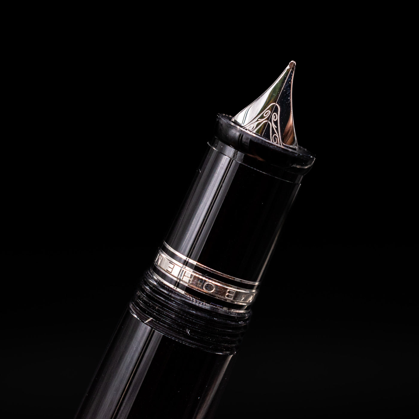 Shocasing the retractable nib on the Montblanc Boheme Jumbo Large Fountain Pen - Preowned.