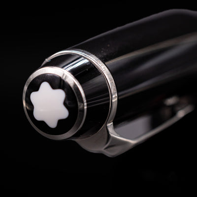 Zoomed-in view of the top of the cap with the finial on the Montblanc Boheme Jumbo Large Fountain Pen - Preowned.