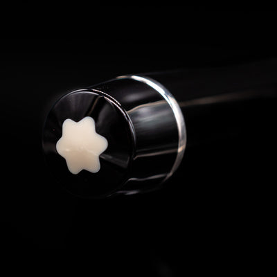 Zoomed-in view of the top of the cap with the finial on the Montblanc Donation Herbert von Karajan Fountain Pen - Preowned.