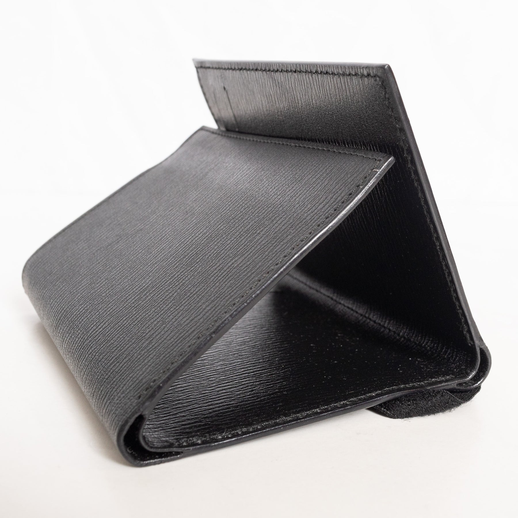 Louis Vuitton Taiga Black Leather Wallet (Pre-Owned)