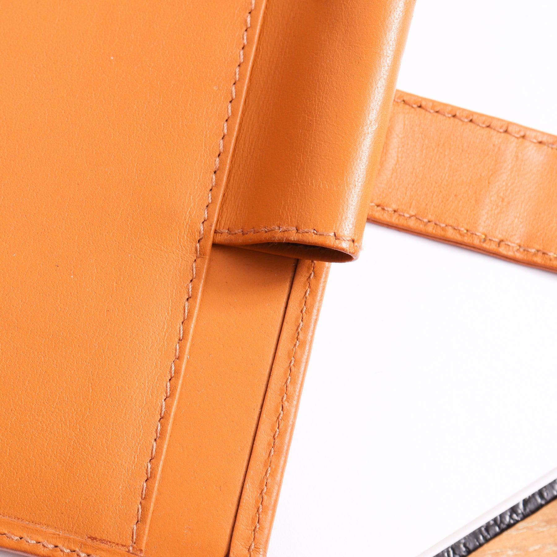 VISCONTI - A4 Zipped Document Folder - Genuine Leather - Executive