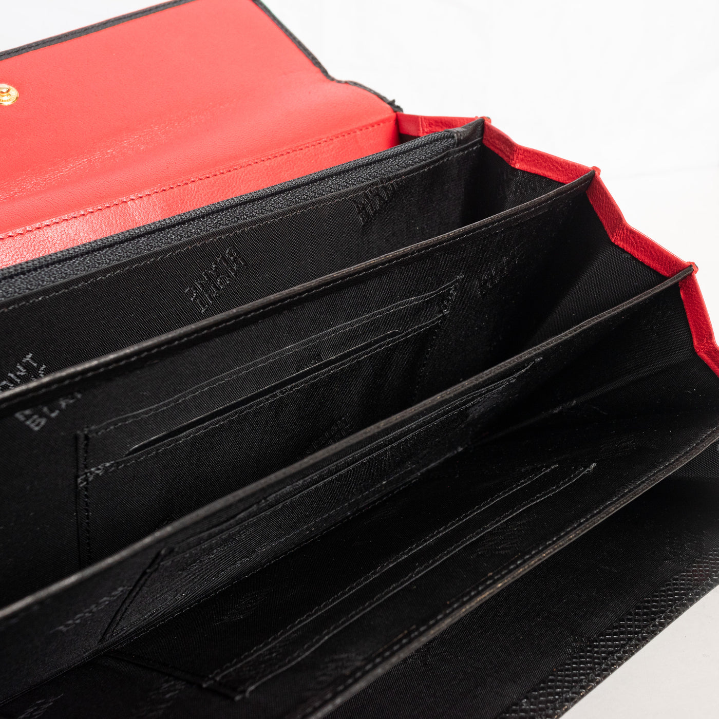 Montblanc Leather Goods La vie de Boheme Black & Red 6cc Wallet 7331 - Preowned Accordion Details