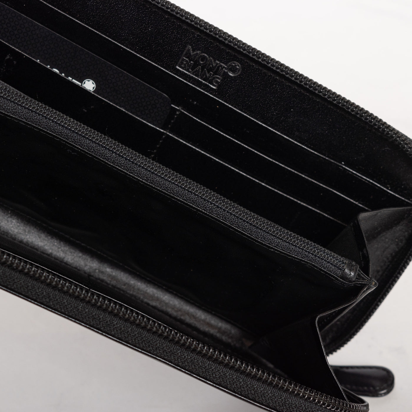 Montblanc Leather Goods Meisterstuck Travel Zipped Pocket Wallet 16353 inside