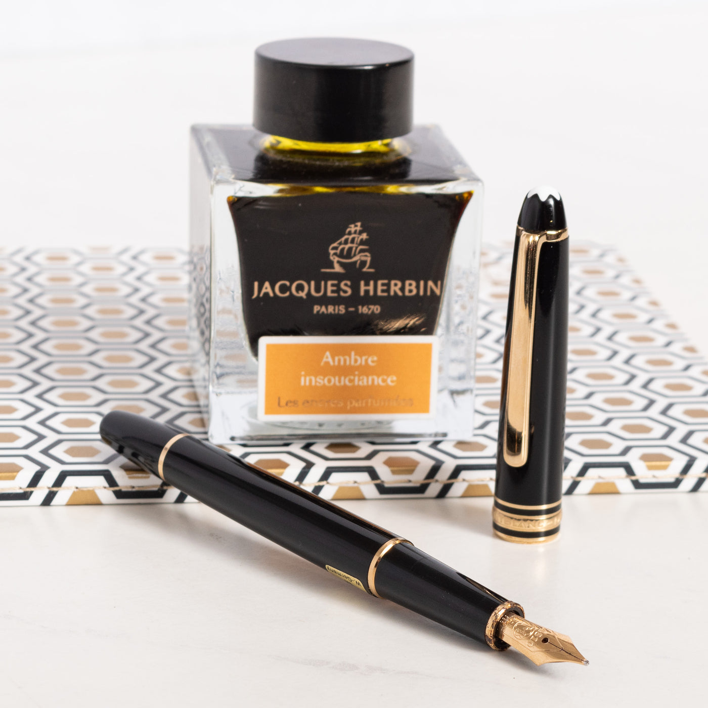 Montblanc Meisterstuck 144 Black Gold Fountain Pen Uncapped