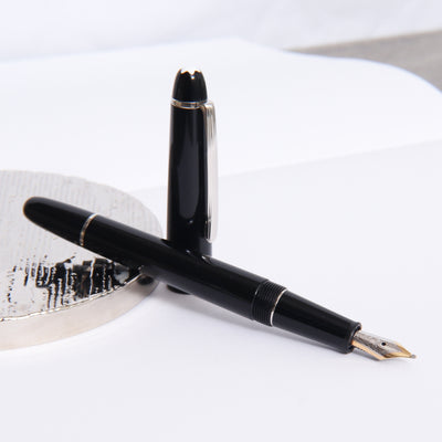 Montblanc Meisterstuck 145P Black & Platinum Fountain Pen Preowned Uncapped