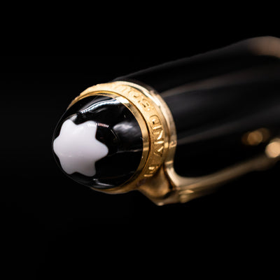 Zoomed-in view of the top of the cap with the finial on the Montblanc Meisterstuck 146 75th Anniversary Special Edition LeGrand Fountain Pen - Preowned.