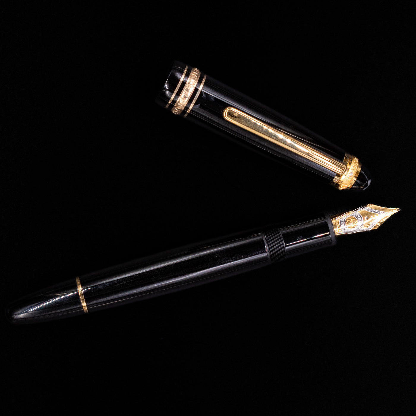 An overhead view of the Montblanc Meisterstuck 146 75th Anniversary Special Edition LeGrand Fountain Pen - Preowned uncapped.