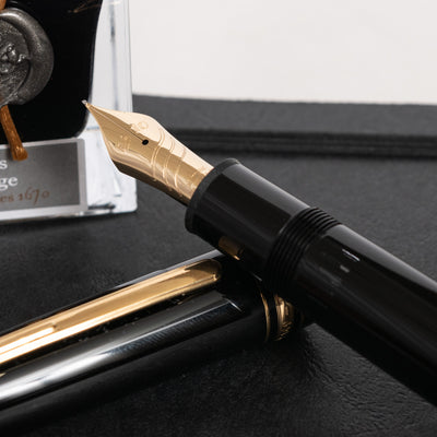 Montblanc Meisterstuck 149 Black & Gold Fountain Pen - Calligraphy Curved Nib 18k nib detail