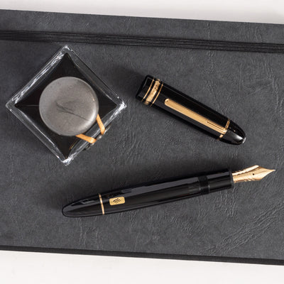 Montblanc Meisterstuck 149 Black & Gold Fountain Pen - Calligraphy Curved Nib authorized retailer