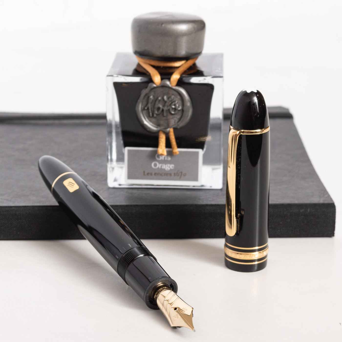 Montblanc Meisterstuck 149 Black & Gold Fountain Pen - Calligraphy Curved Nib uncapped