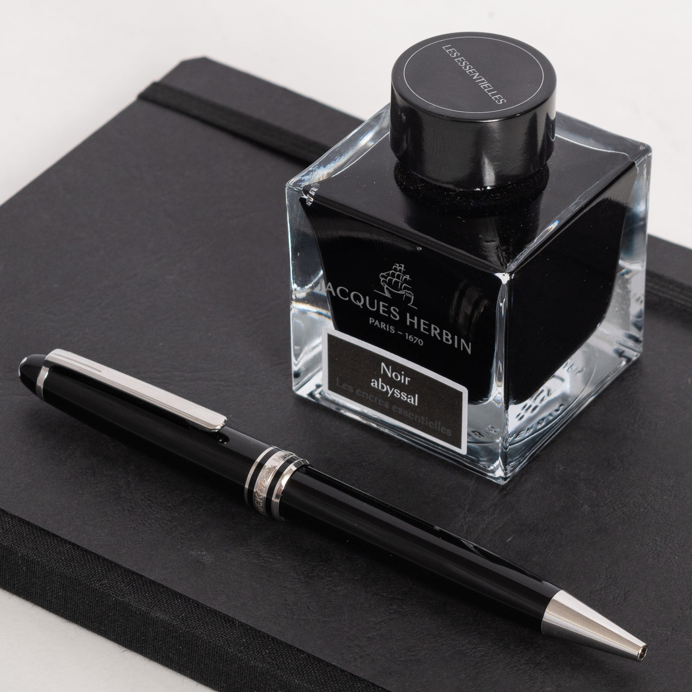 Montblanc Meisterstuck 164P Black & Platinum Classique Ballpoint Pen NOS