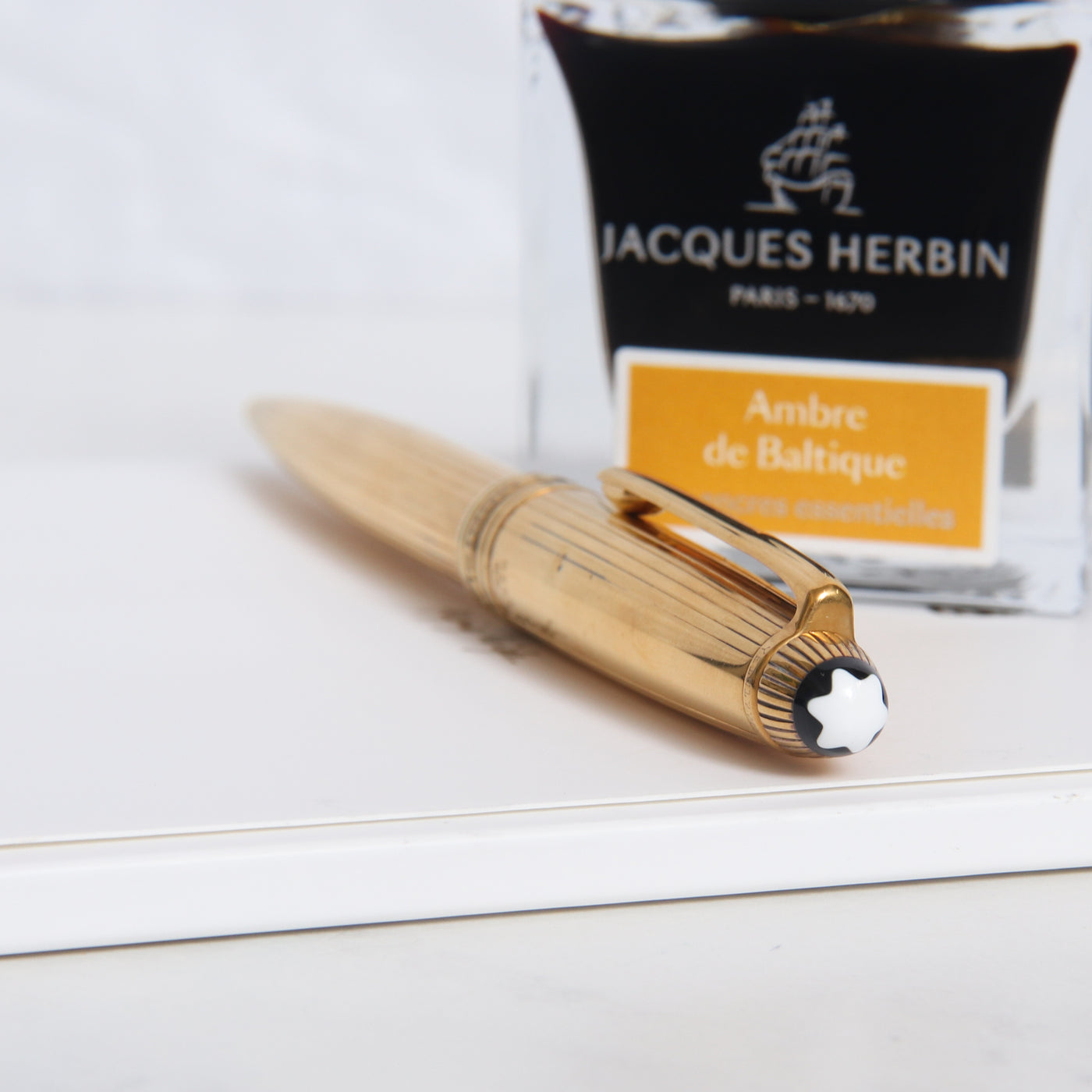 Montblanc Meisterstuck 164V Solitaire Vermeil Ballpoint Pen - Preowned Logo