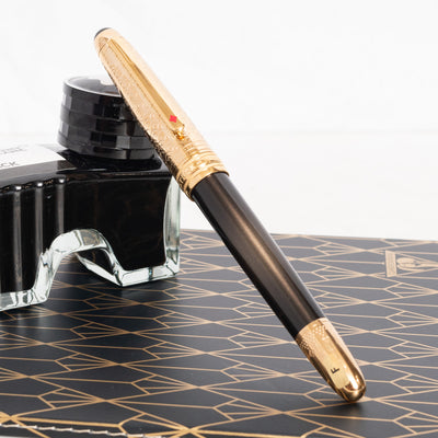 Montblanc Meisterstuck Around the World in 80 Days Year 2 Doue Classique Fountain Pen Capped
