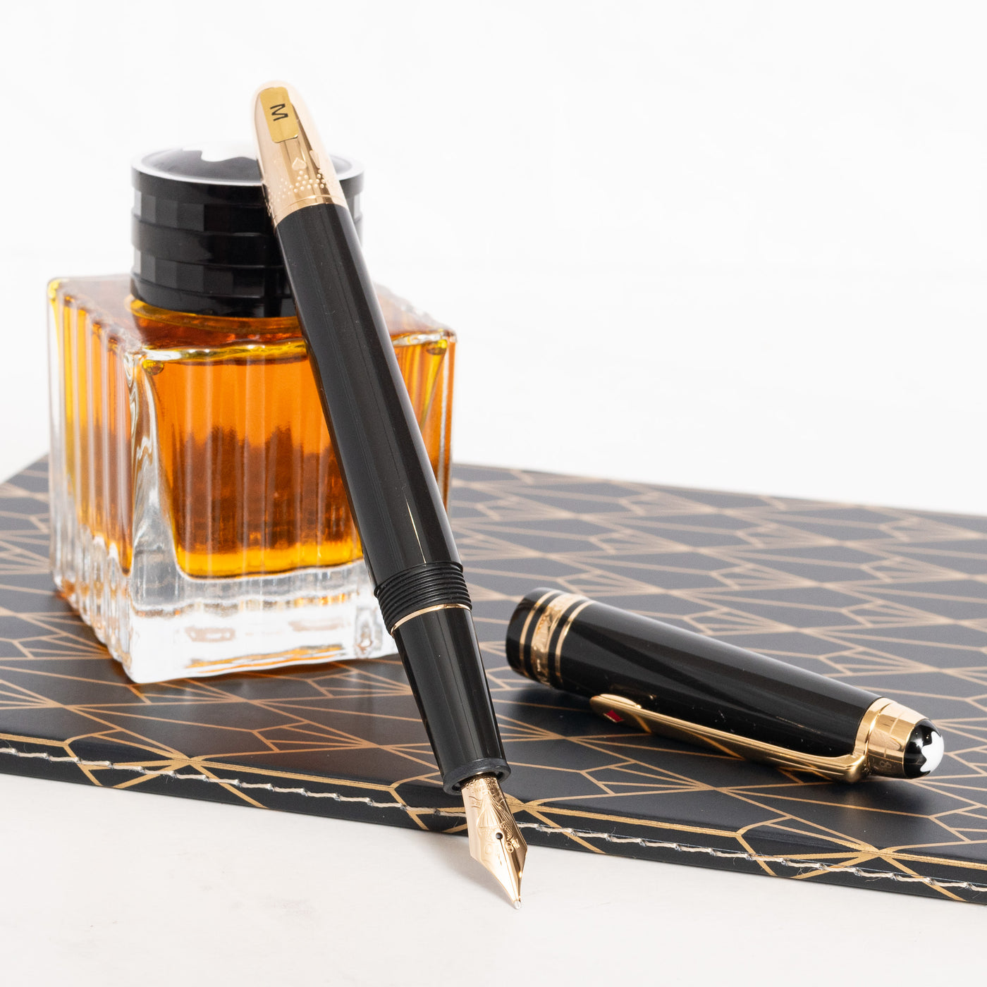 Meisterstück Around the World in 80 Days Classique Fountain Pen - Luxury Fountain  pens – Montblanc® PH