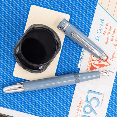 Montblanc Meisterstück x Olympic Heritage Chamonix 1924 Classique Fountain Pen blue