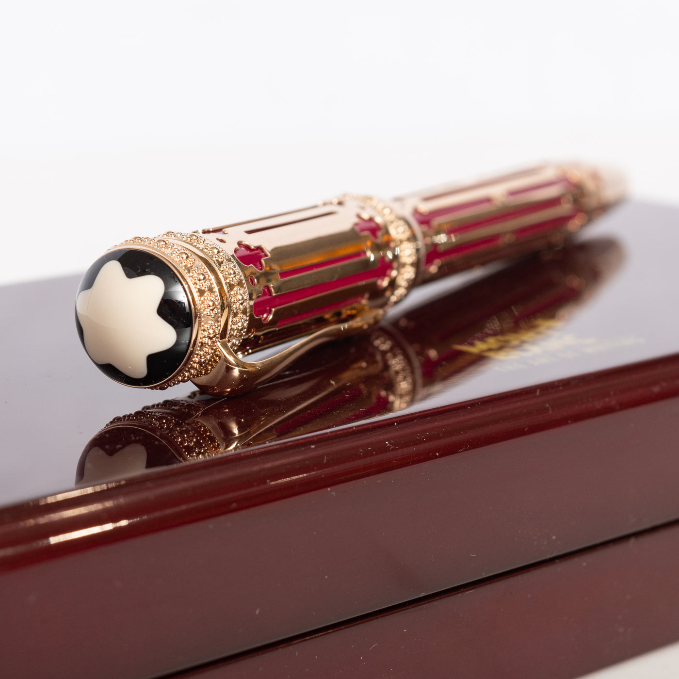 Montblanc Patron of Art Catherine the Great 4810 Fountain Pen cap top