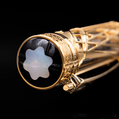 Zoomed-in view of the top of the cap with the finial on the Montblanc Patron of Art Henry Steinway 888 Fountain Pen.