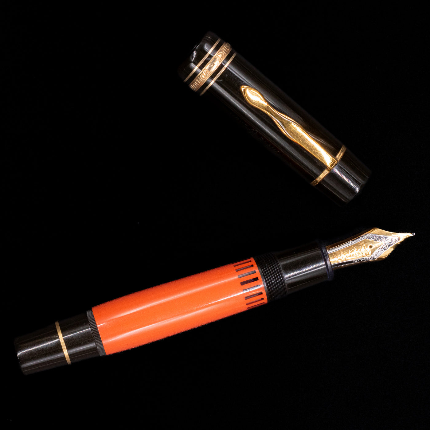 An overhead view of the Montblanc Writer's Edition Ernest Hemingway Fountain Pen - Preowned uncapped.