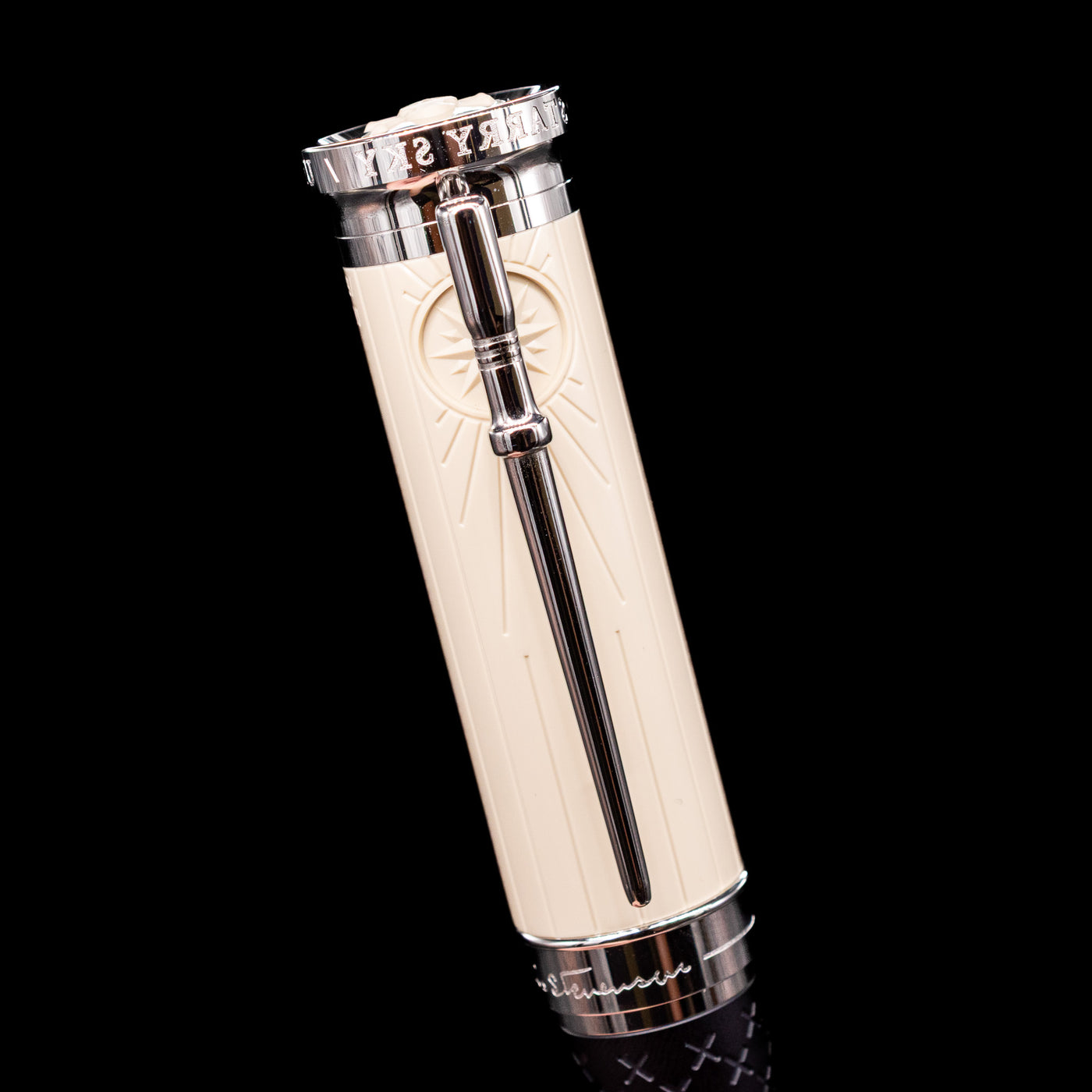  Close-up view of the cap on the Montblanc Writer's Edition Homage to Robert Louis Stevenson Ballpoint Pen - Preowned.