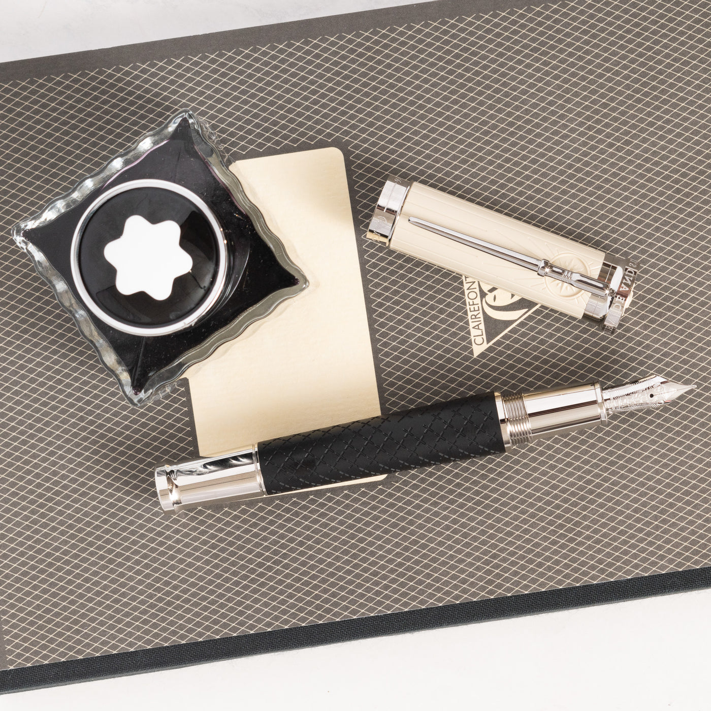 Montblanc Writer's Edition Homage to Robert Louis Stevenson Fountain Pen Black and White