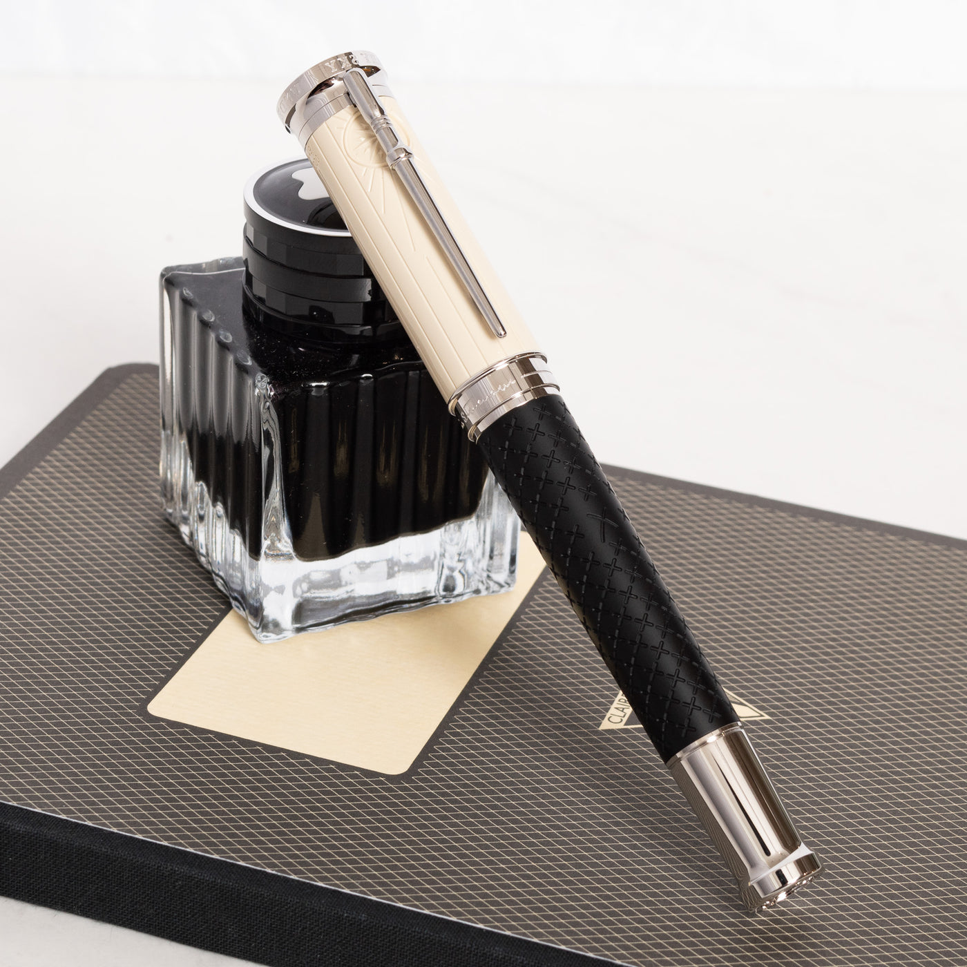 Montblanc Writer's Edition Homage to Robert Louis Stevenson Rollerball Pen Capped