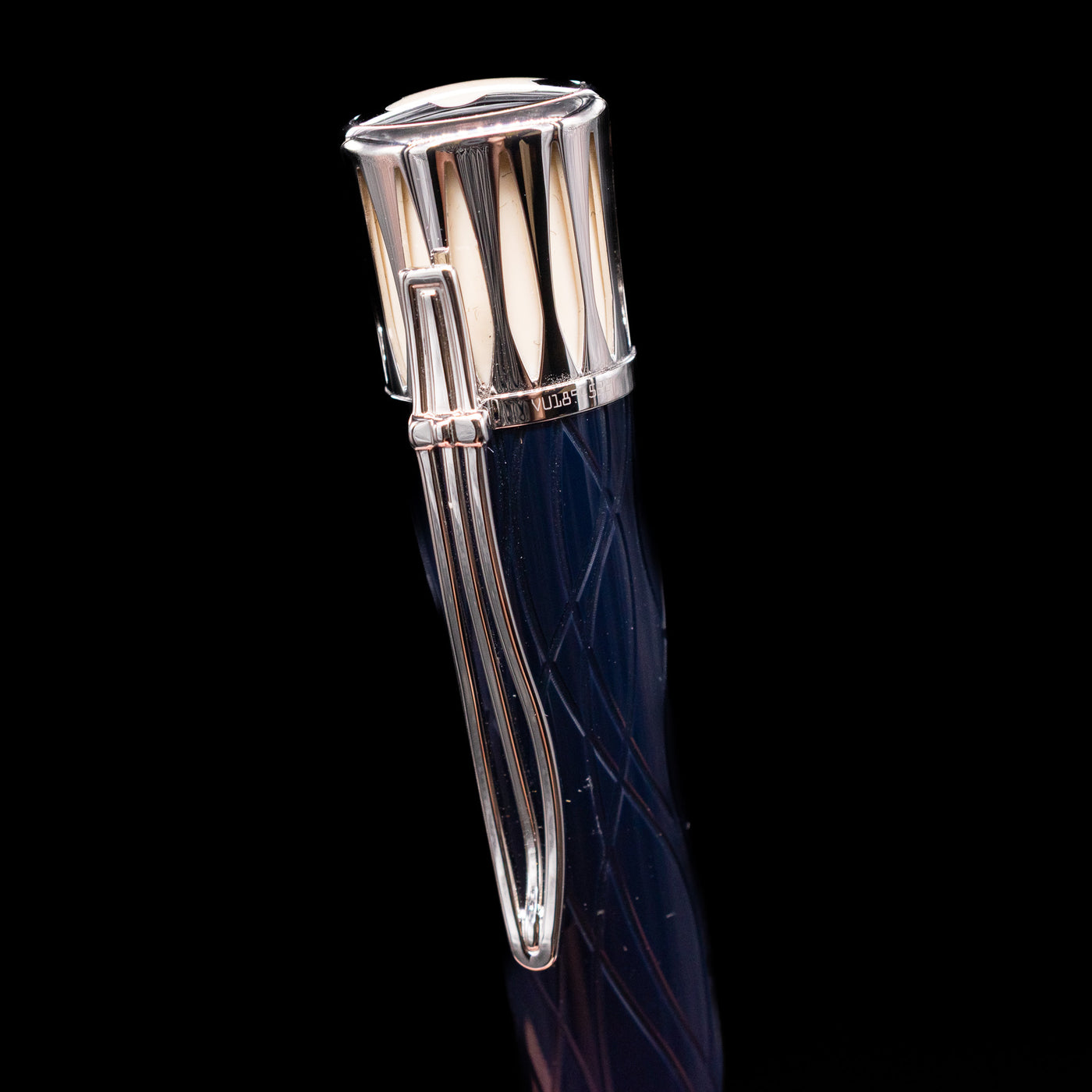 Zoomed-in view of the top of the cap and clip on the Montblanc Writer's Edition Mark Twain Ballpoint Pen - Preowned.
