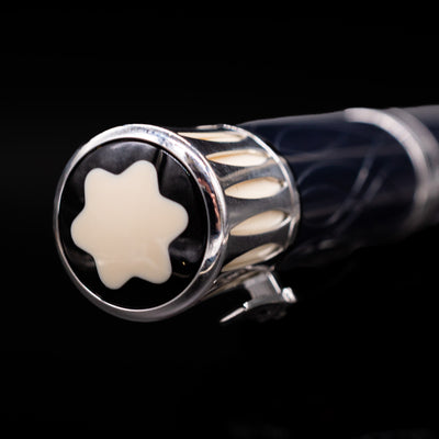 Zoomed-in view of the top of the cap with the finial on the Montblanc Writer's Edition Mark Twain Fountain Pen - Preowned.