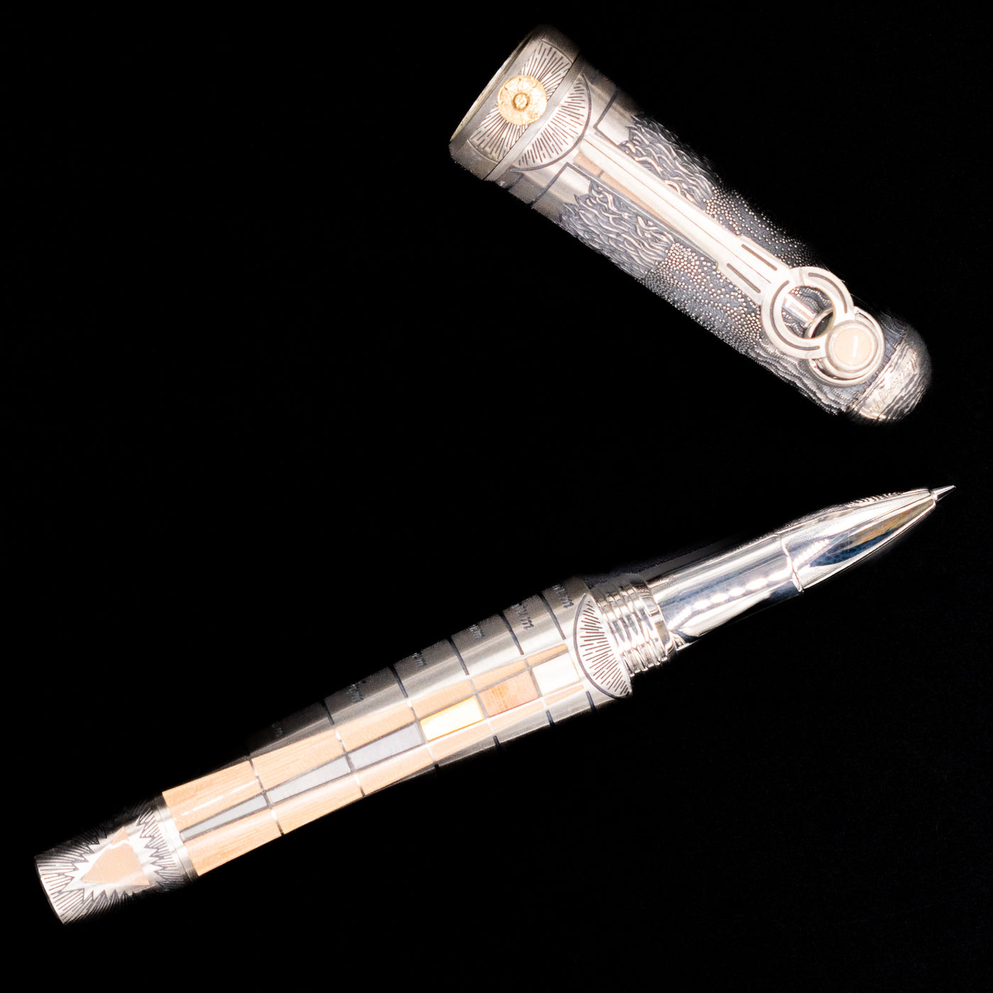 An overhead view of the Montegrappa Alchemist Terra Rollerball Pen uncapped.